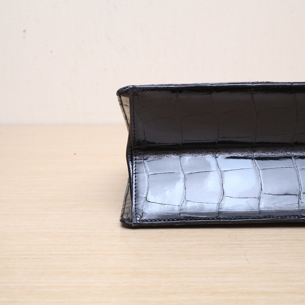 *GIVENCHY Black Crocodile Leather Gold Hardware Handle Vintage Kelly Crocodile Shoulder Bag-Hana Vintage