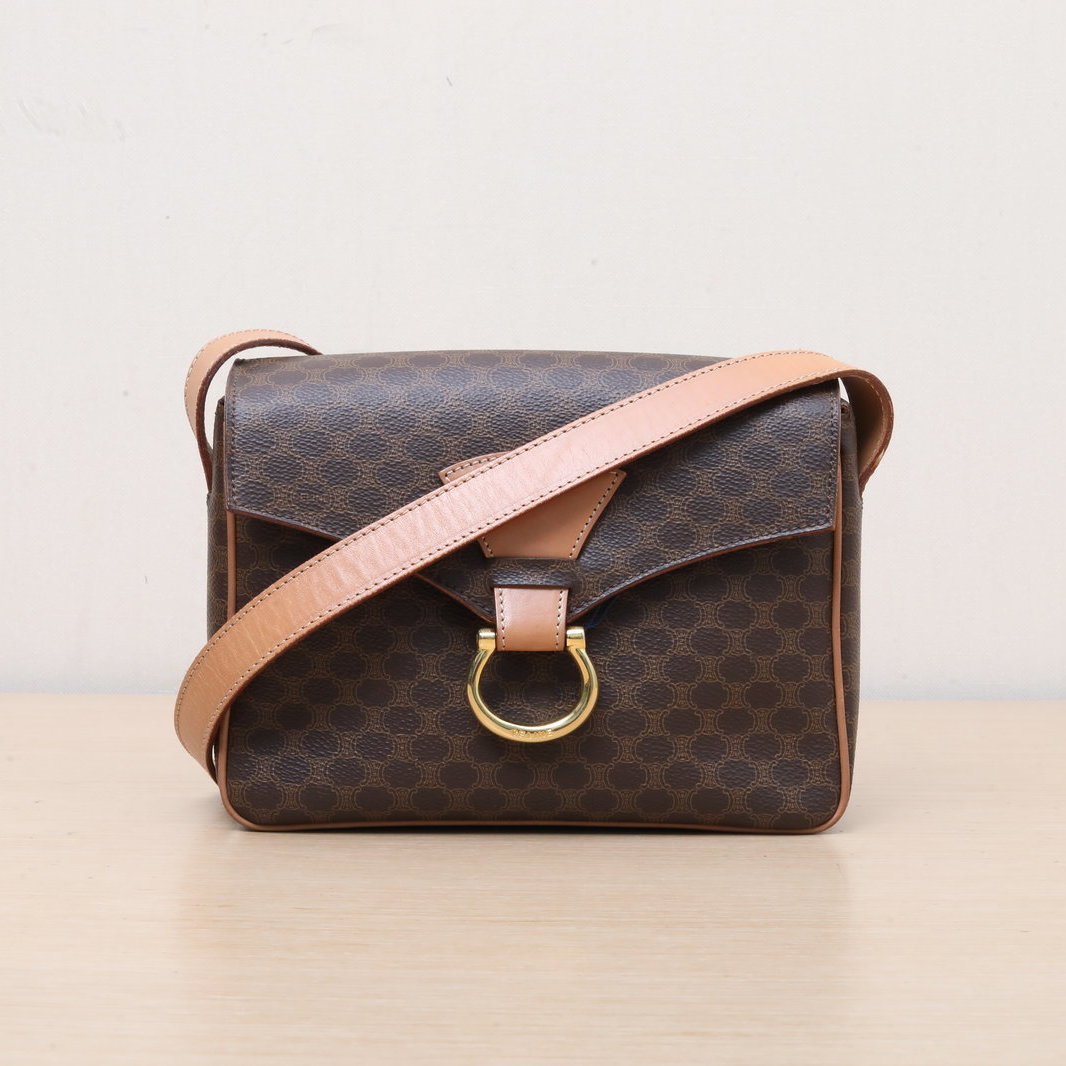 CELINE Vintage Pochette Metis
