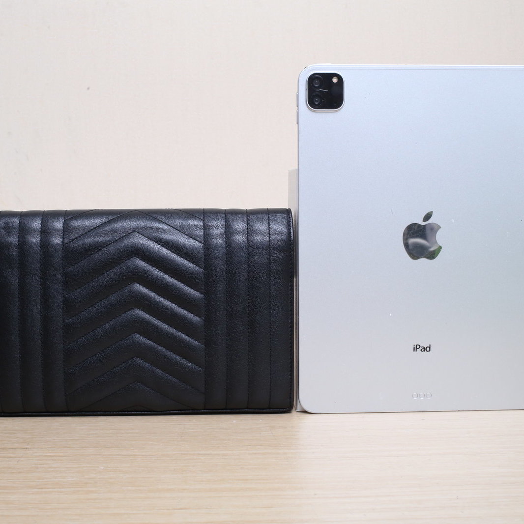 SAINT LAURENT Quilted Envelope Wallet on Chain (WOC)