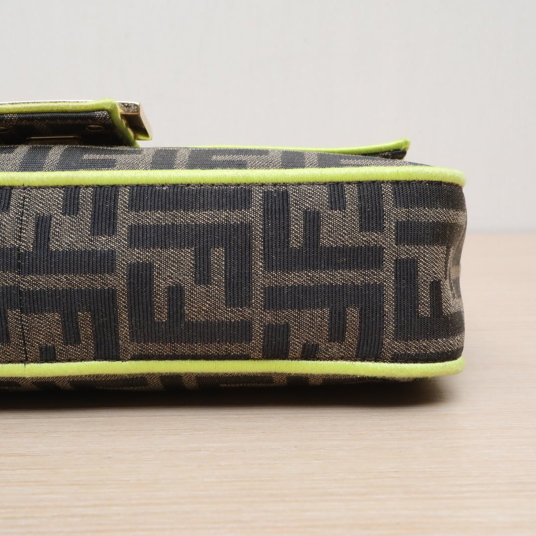 *FENDI Baguette bag Medium Size-Hana Vintage