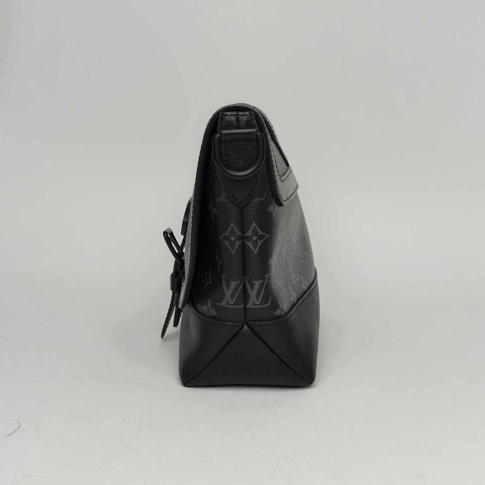 *LOUIS VUITTON Black PVC Chip Black Hardware Saumur Pochette Metis-Hana Vintage