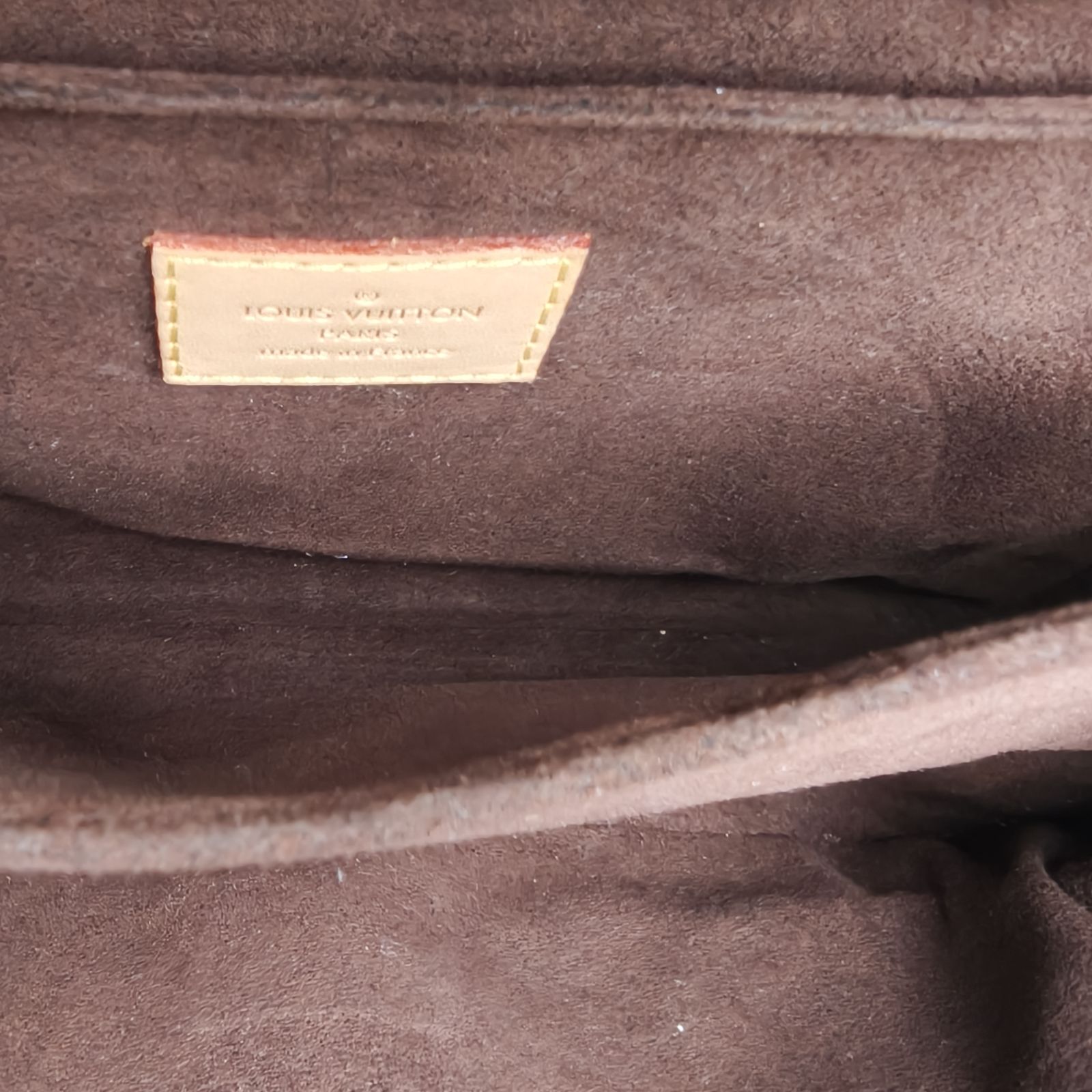 LOUIS VUITTON Pochette Metis