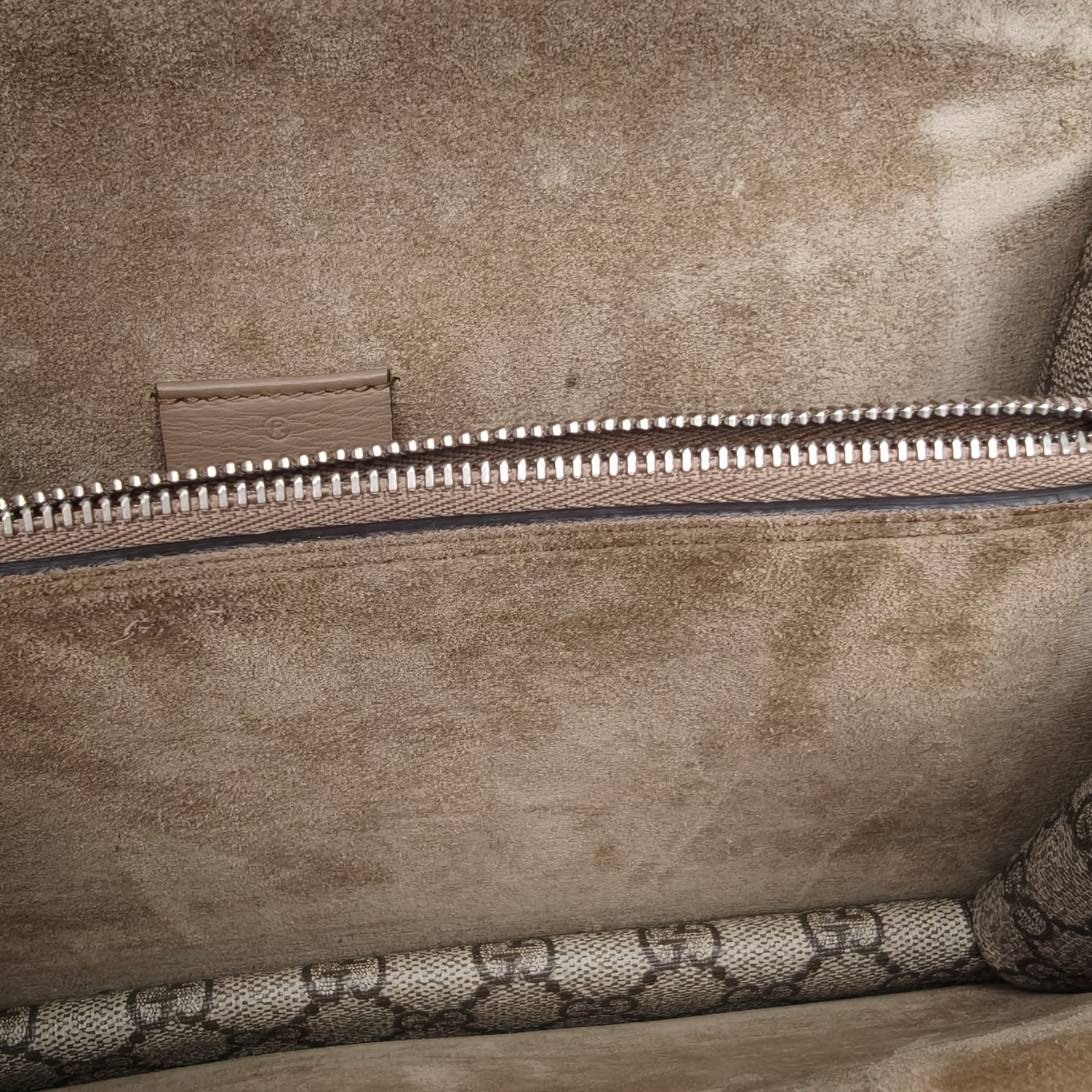 GUCCI Dionysus Medium Size 28