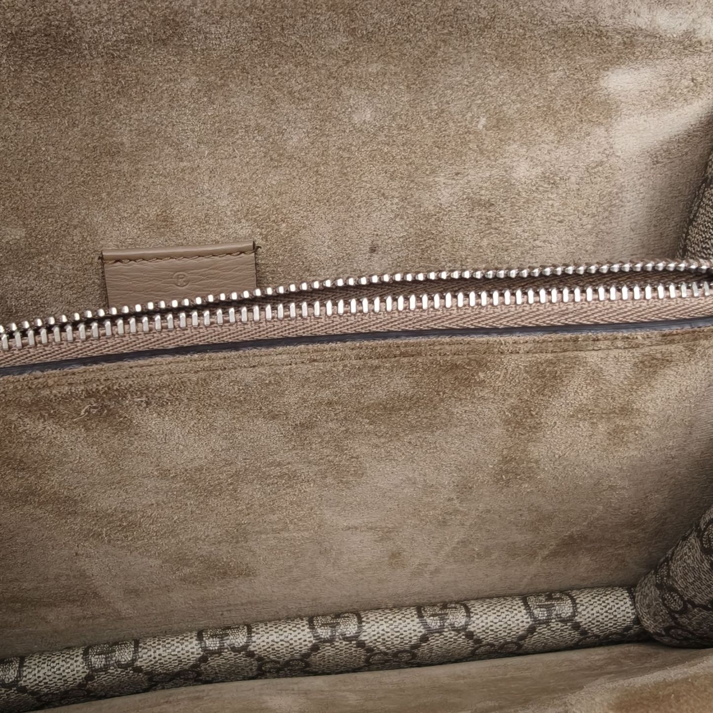 GUCCI Dionysus Medium Size 28