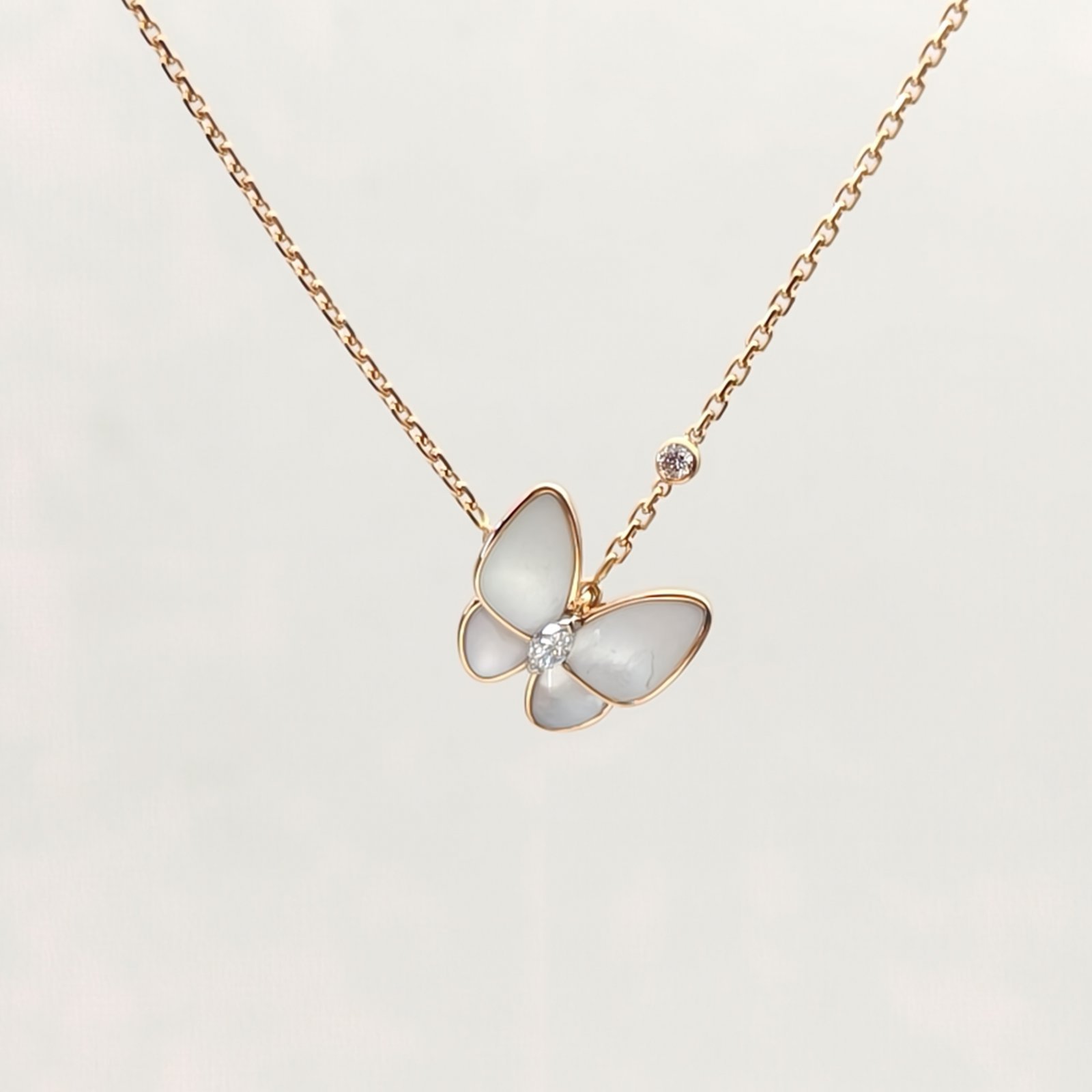 VAN CLEEF&ARPELS Two Butterfly Diamond Necklace 2 Diamonds Diamond,18K Rose Gold,Mother of Pearl-Hana Vintage