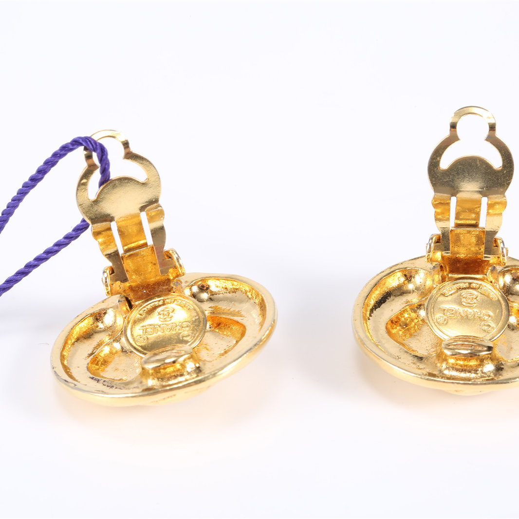 CHANEL Vintage Earring Clip Alloy-Hana Vintage