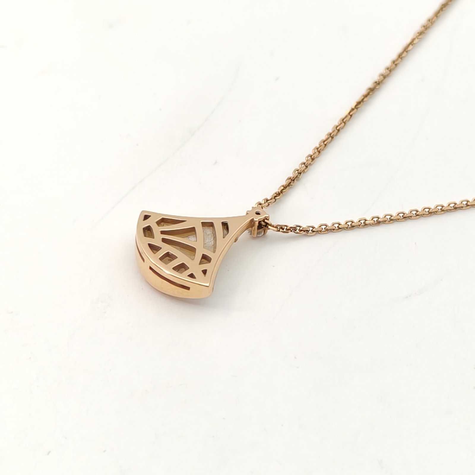 BVLGARI DIVAS DREAM Mother of Pearl Single Diamond 18K Gold Necklace 18K Rose Gold,Diamond-Hana Vintage