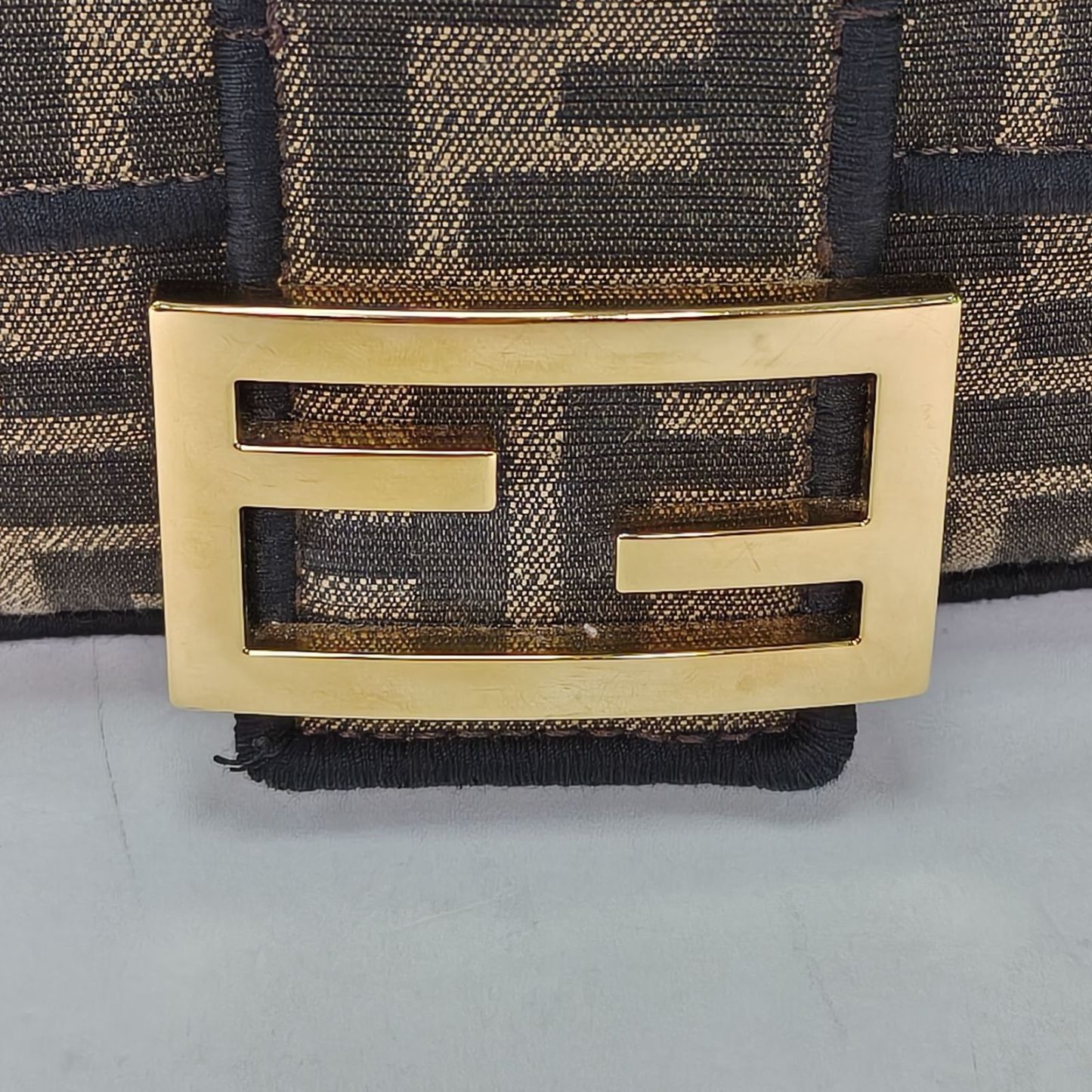 *FENDI Baguette bag Medium Size-Hana Vintage