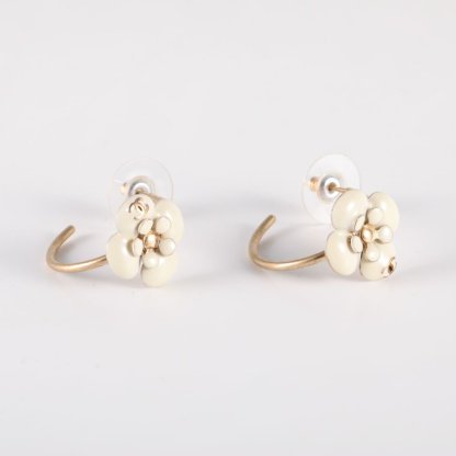 CHANEL 10P White Camellia Enamel Earrings Alloy