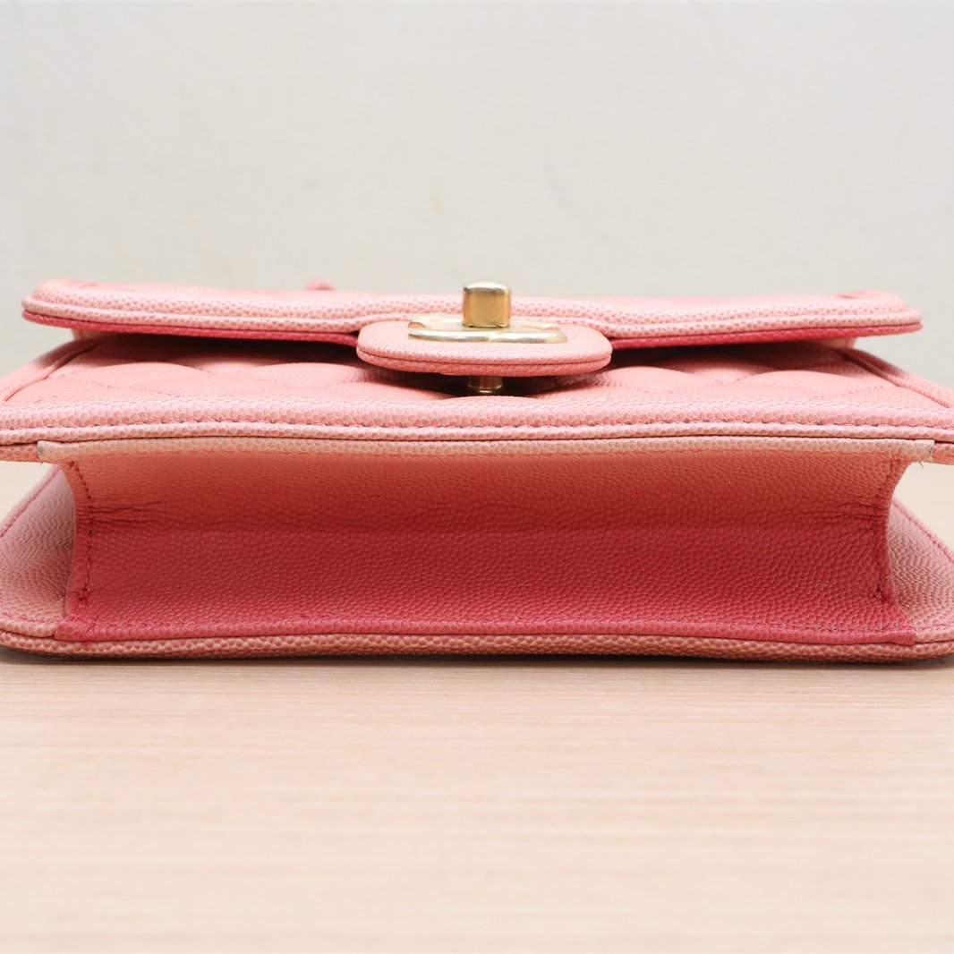 CHANEL Chanel Fanny Pack, Gradient Pink Flap with Gold Hardware, Gradient Color, 2019, Gold Hardware