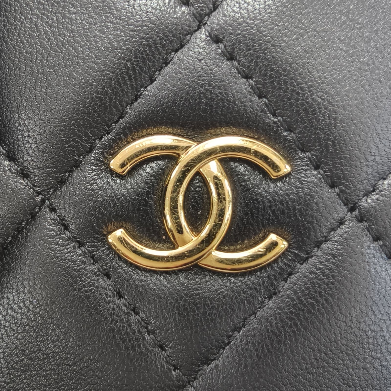 *CHANEL Black Laser Label Gold Hardware coco casino Heart Card Holder with Chain-Hana Vintage