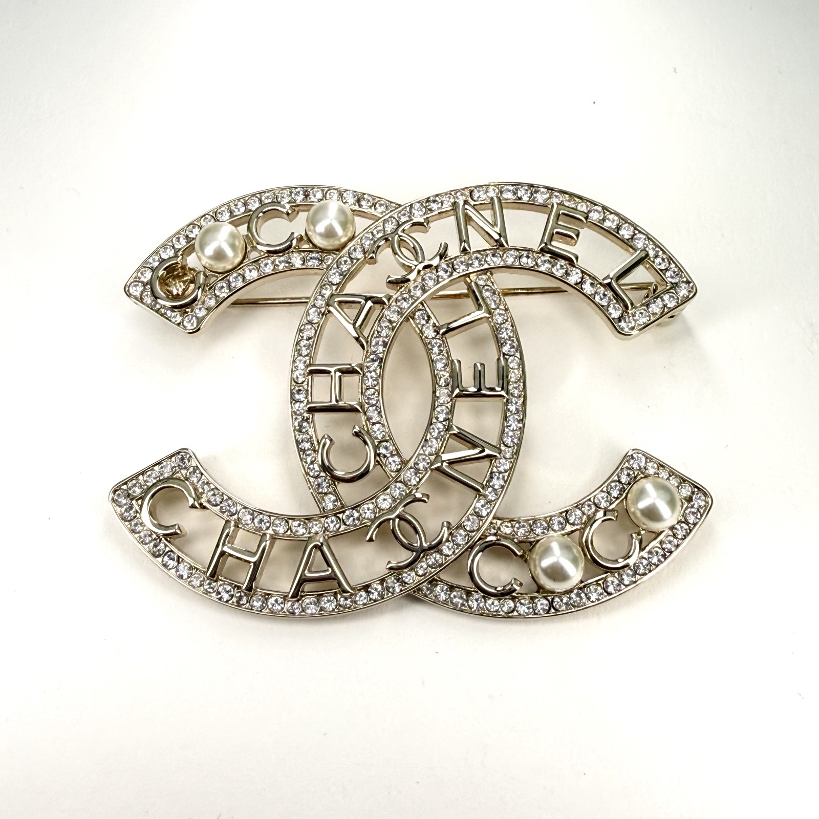 CHANEL 22V Crystal Brooch Alloy-Hana Vintage
