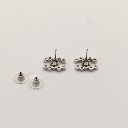 CHANEL 18S Colored Diamond Earrings Alloy-Hana Vintage
