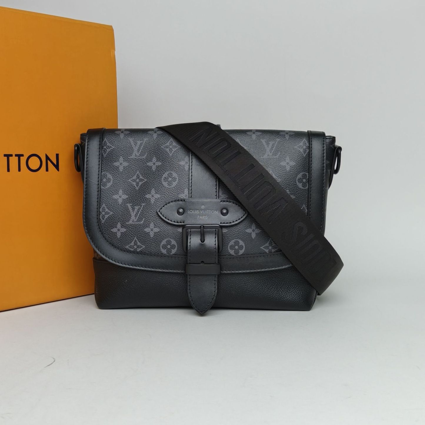 *LOUIS VUITTON Black PVC Chip Black Hardware Saumur Pochette Metis-Hana Vintage