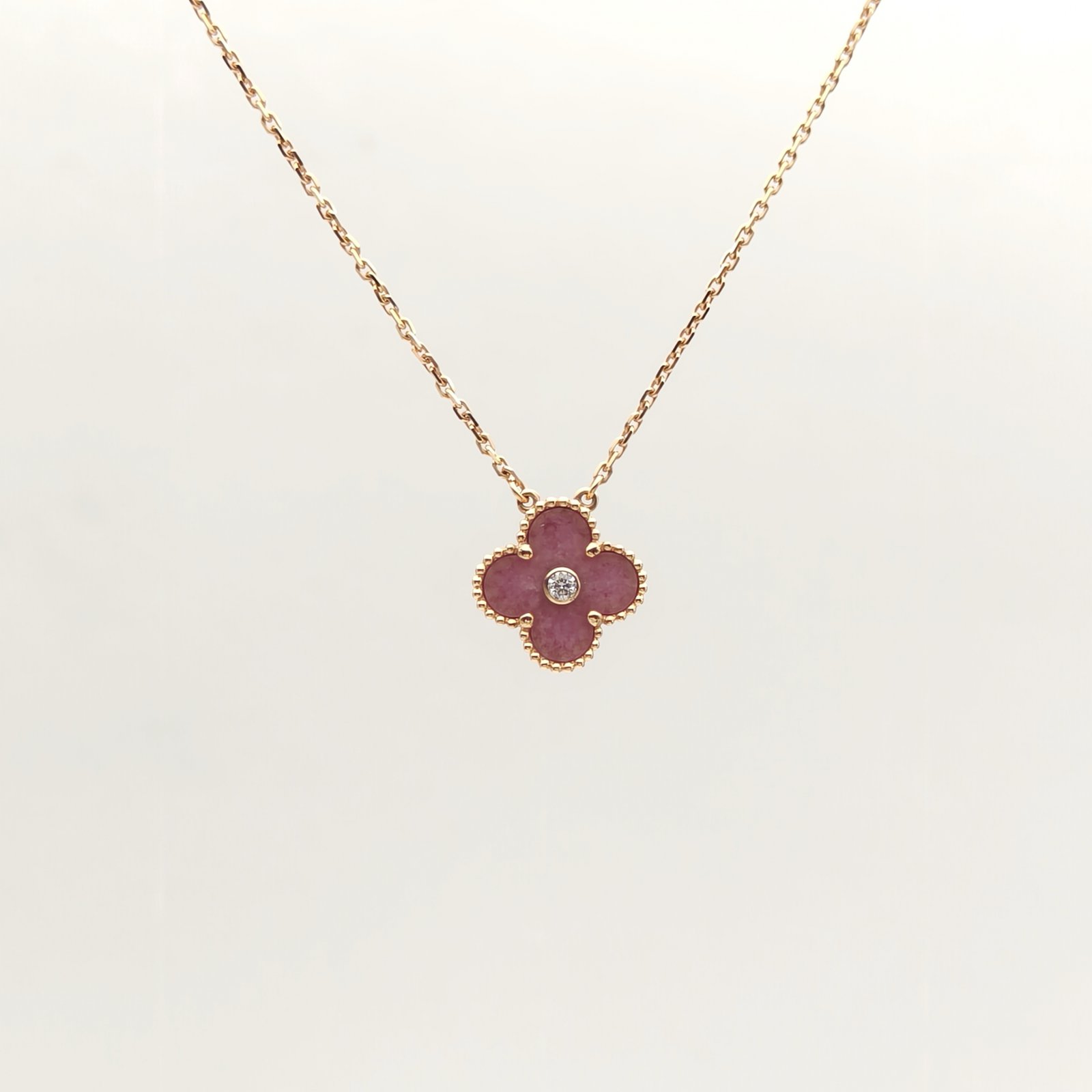 VAN CLEEF&ARPELS Vintage Alhambra Medium Single Flower Necklace 2021 Christmas Single Diamond Diamond,18K Rose Gold,Rhodolite Garnet-Hana Vintage