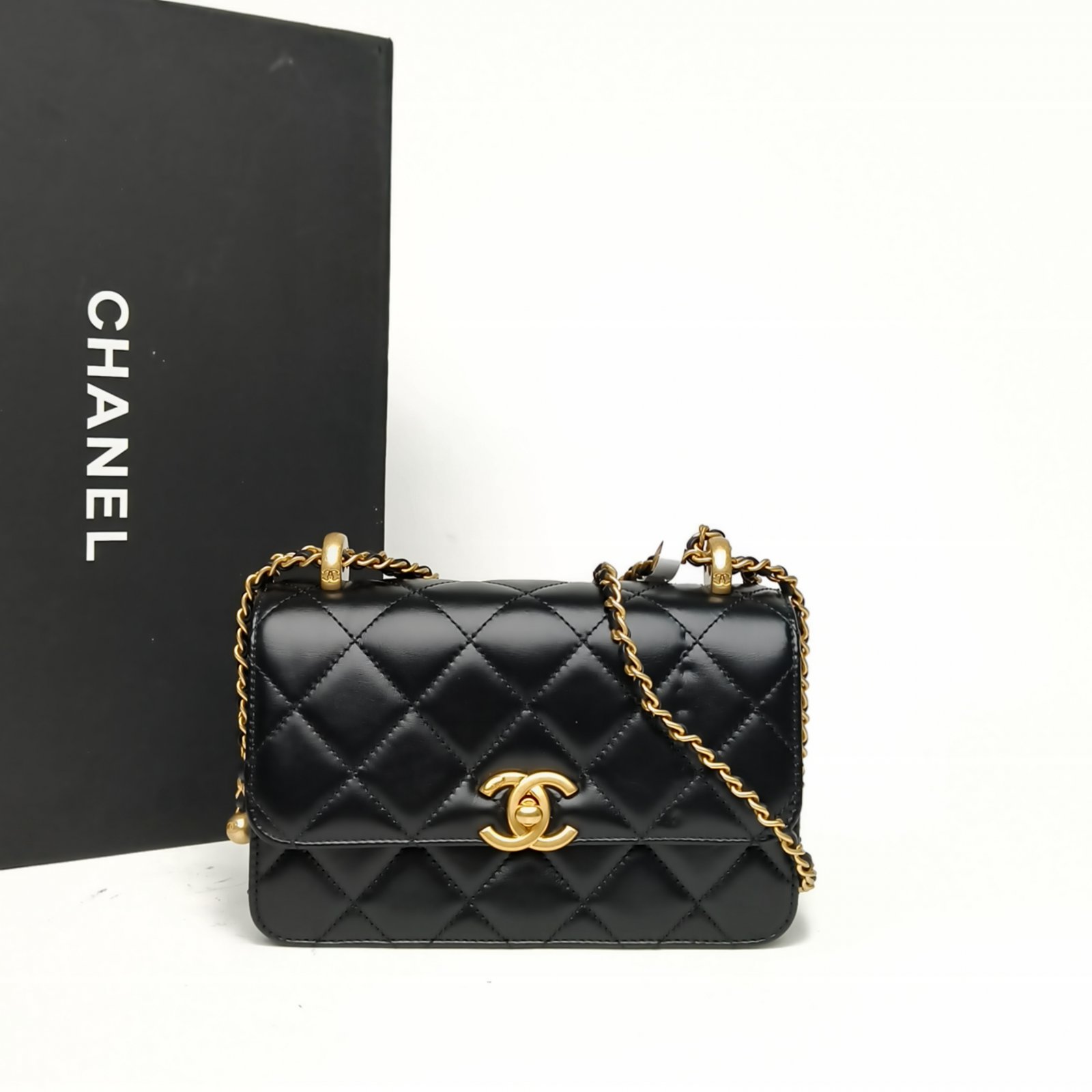 CHANEL 24C CF Flap Bag, 19cm-Hana Vintage