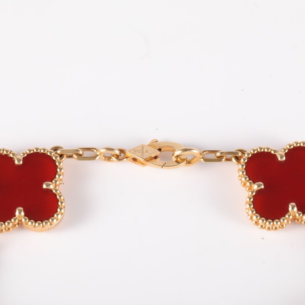 VAN CLEEF&ARPELS Vintage Alhambra medium five-petal bracelet new clasp 18K Gold,Carnelian-Hana Vintage