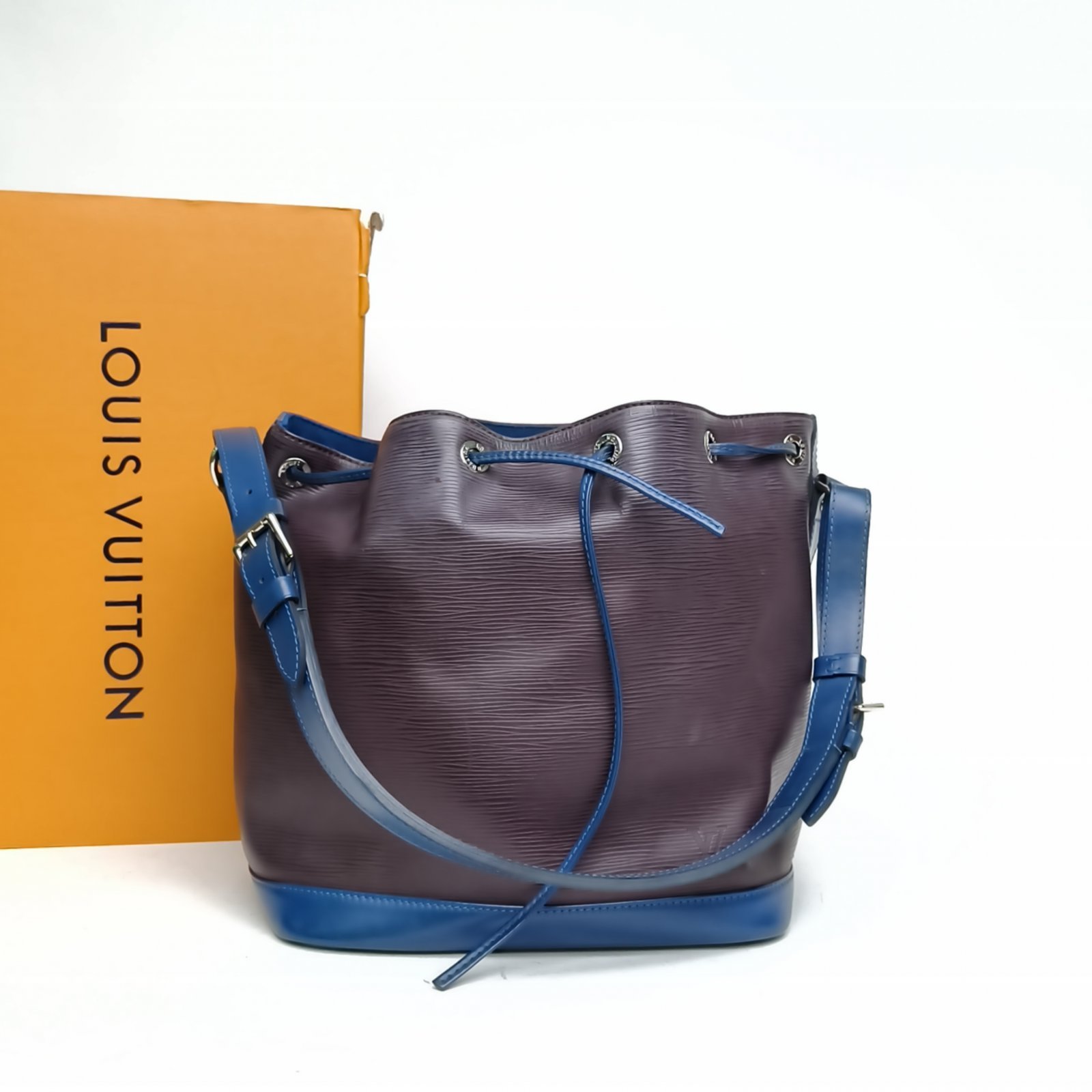 LOUIS VUITTON NÉONOÉ Bucket Bag Medium 26-Hana Vintage