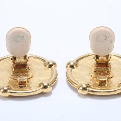 CHANEL Vintage Alloy-Hana Vintage