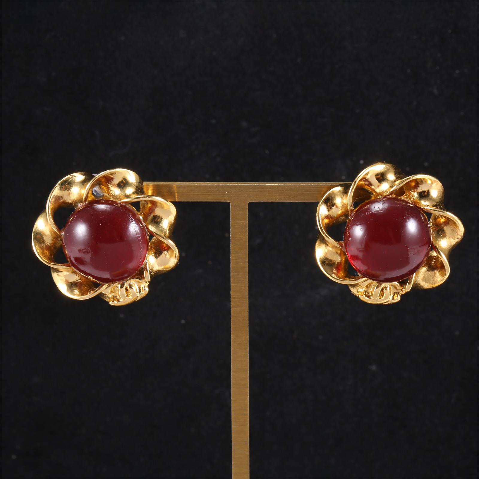 CHANEL Vintage Art Glass flower gold edge clip-on earrings Alloy-Hana Vintage