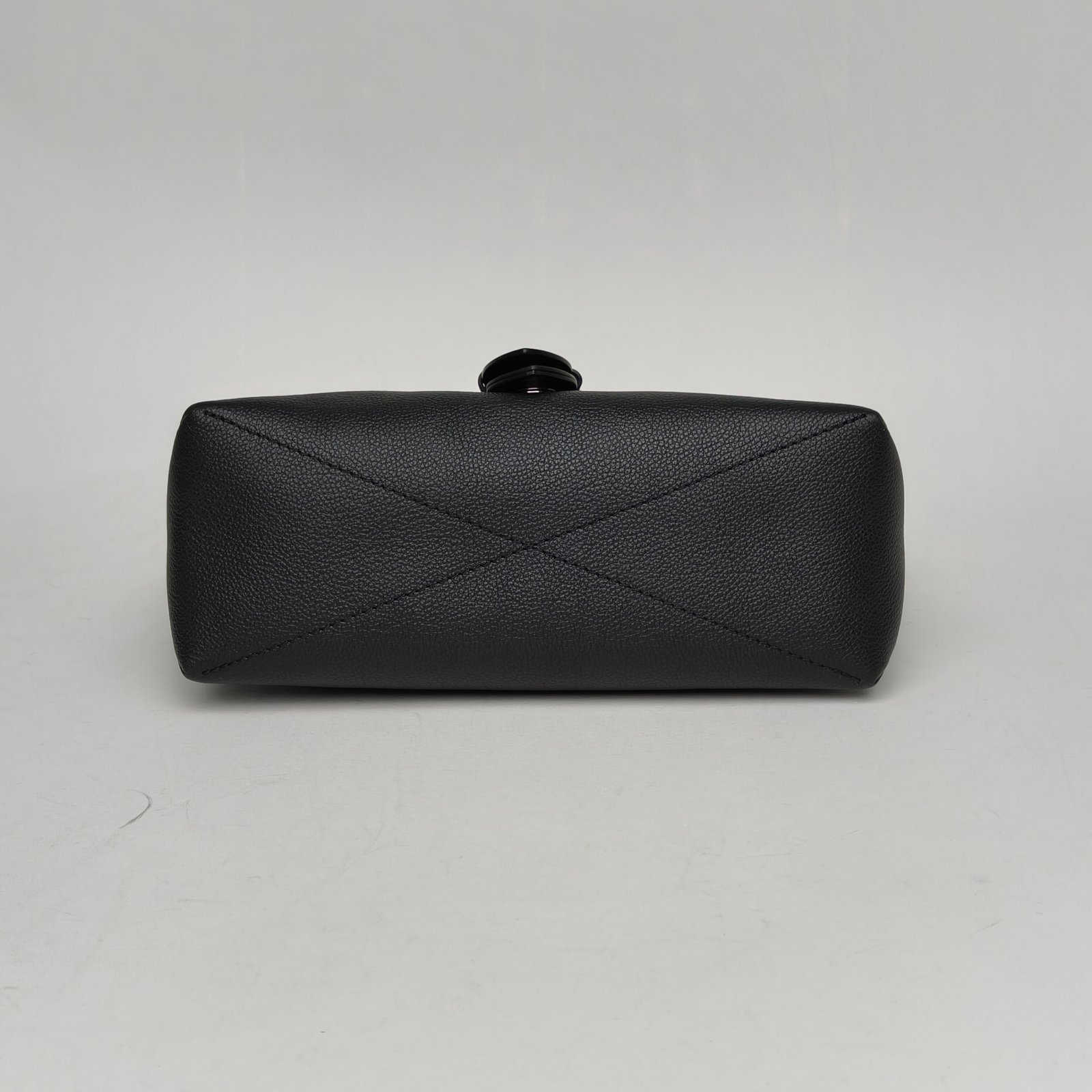 *LOUIS VUITTON Black PVC Chip Black Hardware Saumur Pochette Metis-Hana Vintage