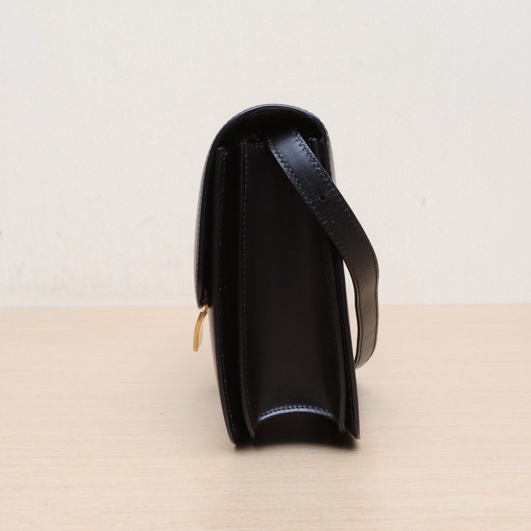 *CELINE Classic Box Medium Size-Hana Vintage