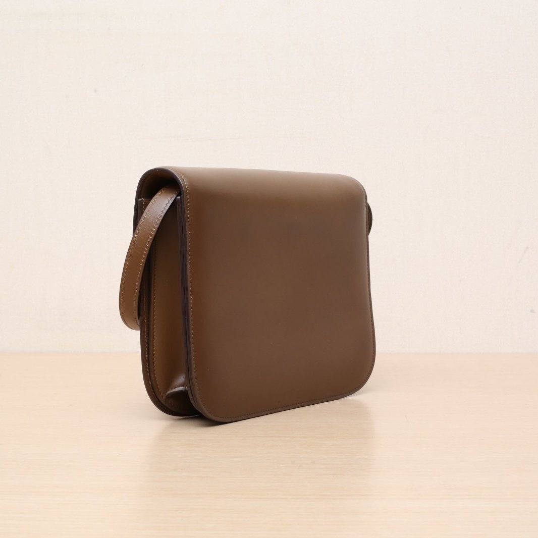 *CELINE Classic Box Medium Size-Hana Vintage