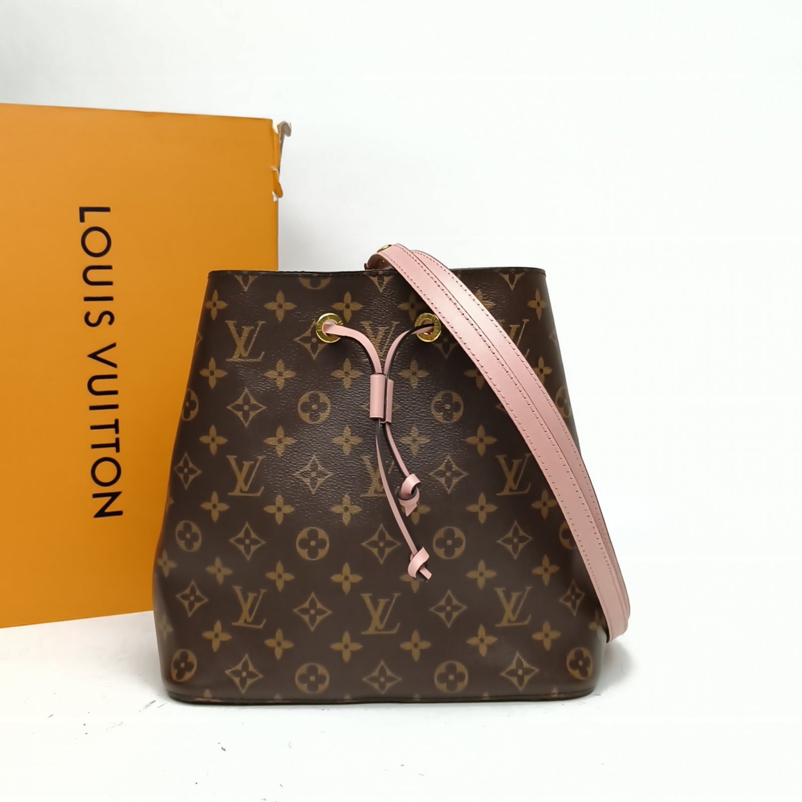 *LOUIS VUITTON NÉONOÉ Bucket Bag Medium 26 with Pink Interior