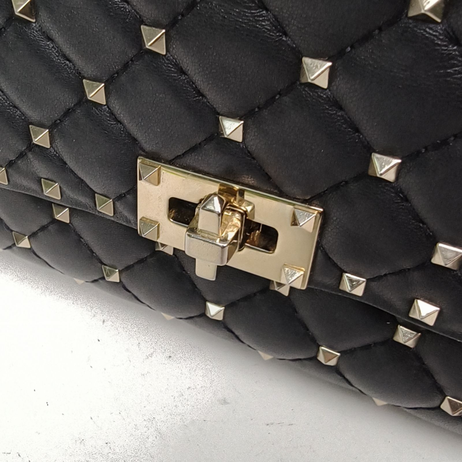 *VALENTINO ROCKSTUD SPIKE Medium Chain Handbag-Hana Vintage