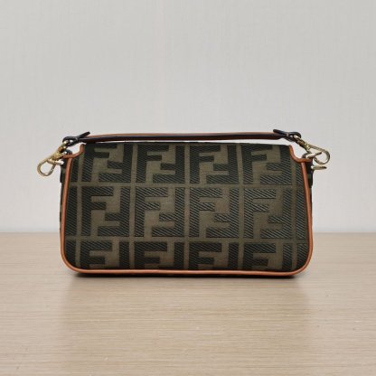 *FENDI Baguette bag Medium Size-Hana Vintage