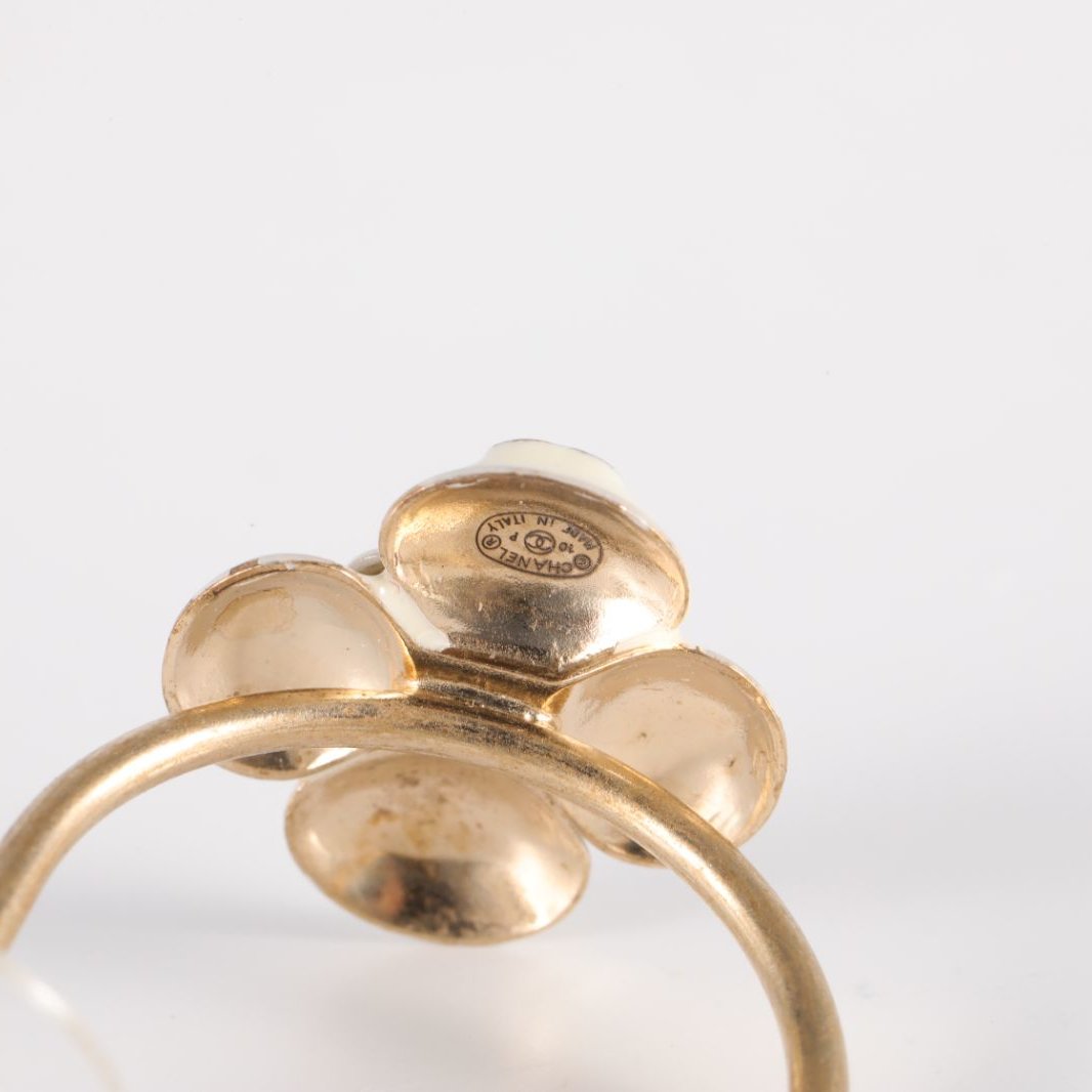 CHANEL 10P White Camellia Enamel Earrings Alloy