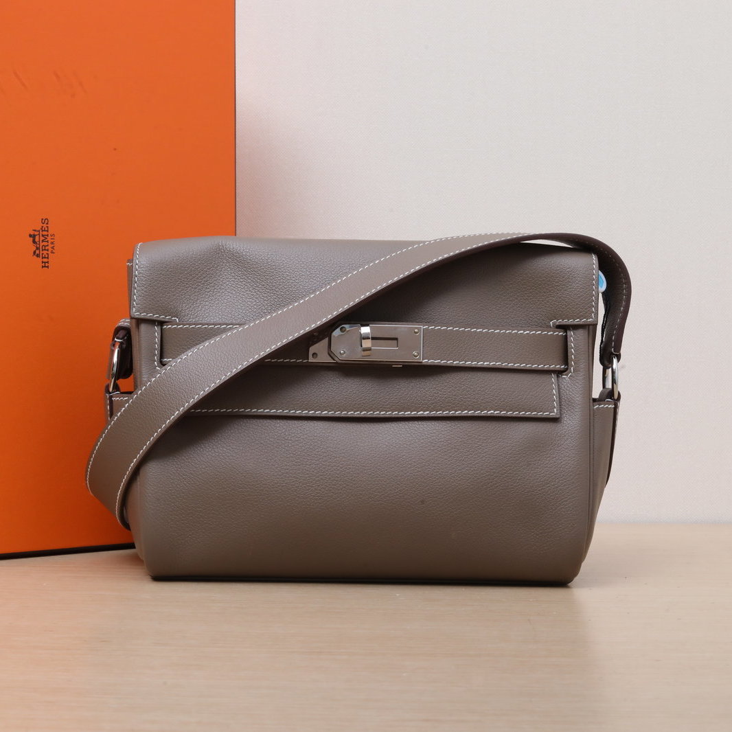 HERMES Kelly Messenger PM Small 24