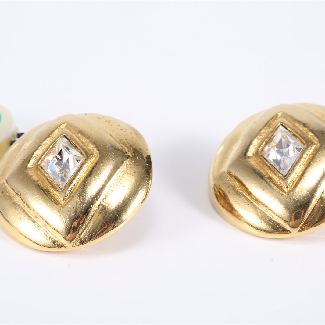 CHANEL Vintage Earring Clip Alloy-Hana Vintage