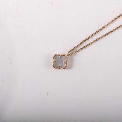 VAN CLEEF&ARPELS Sweet Alhambra Small Single Flower Necklace New Clasp 18K Gold,Mother of Pearl-Hana Vintage