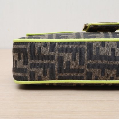 *FENDI Baguette bag Medium Size-Hana Vintage