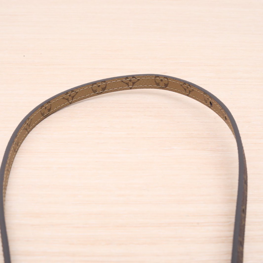 LOUIS VUITTON Onthego BB 18