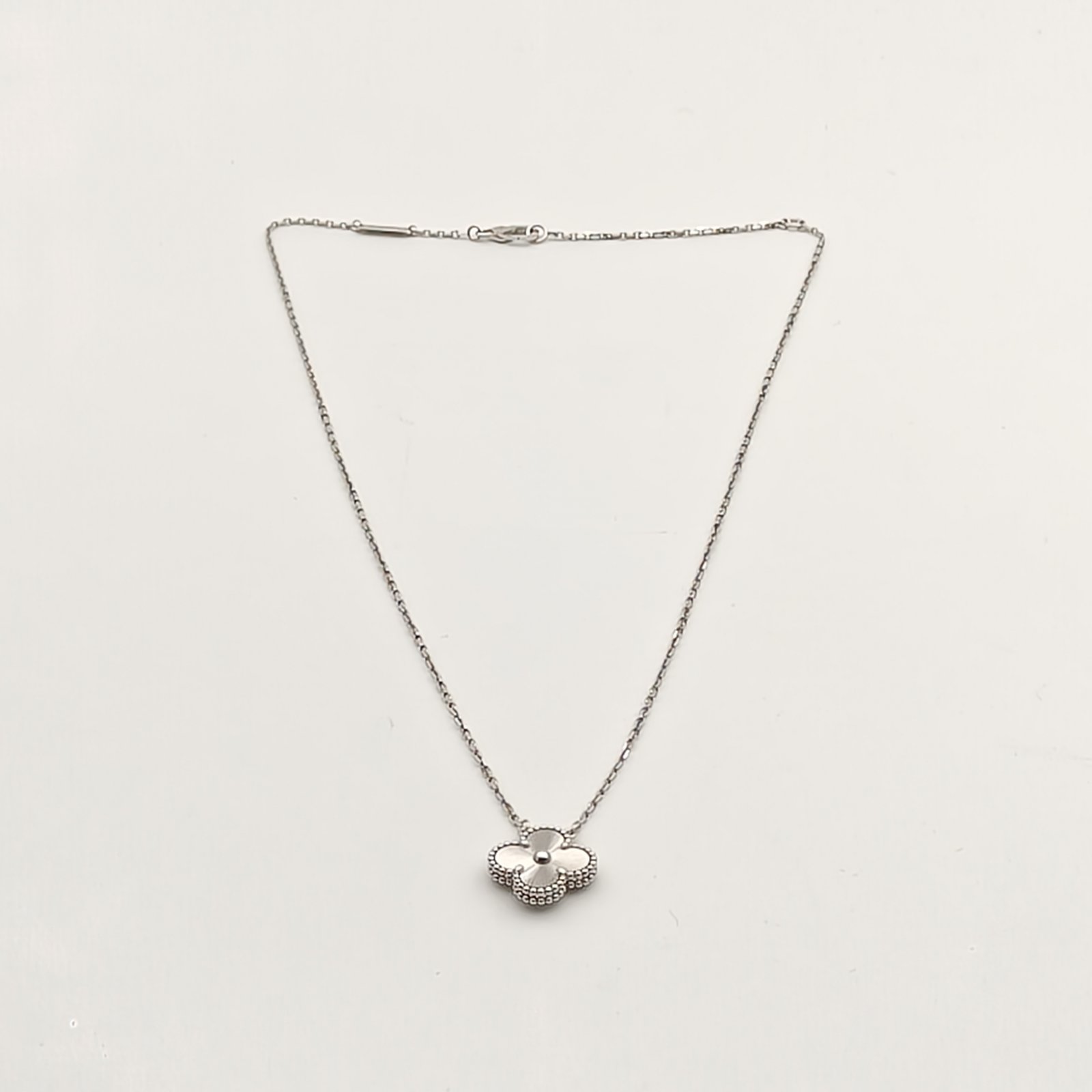 VAN CLEEF&ARPELS Vintage Alhambra Medium Single Flower Necklace Laser Engraving 18K White Gold-Hana Vintage