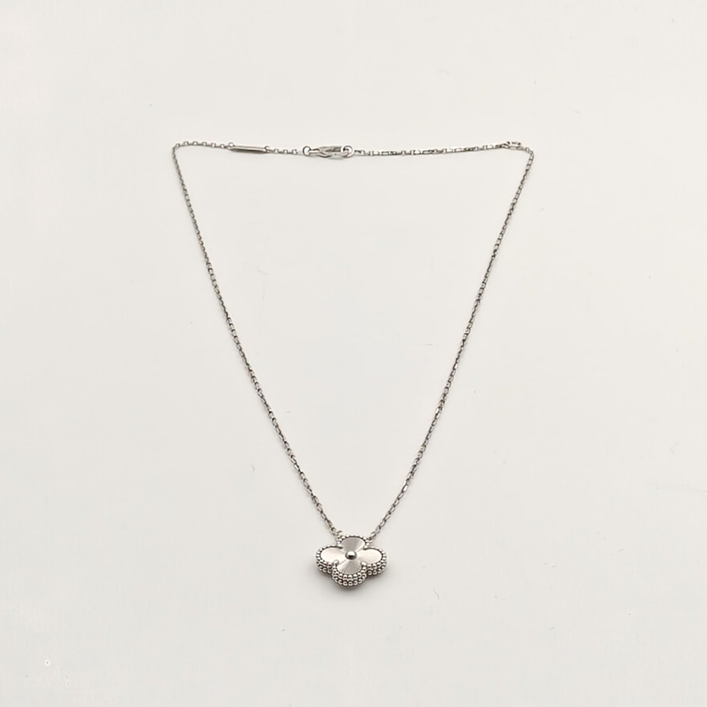 VAN CLEEF&ARPELS Vintage Alhambra Medium Single Flower Necklace Laser Engraving 18K White Gold-Hana Vintage