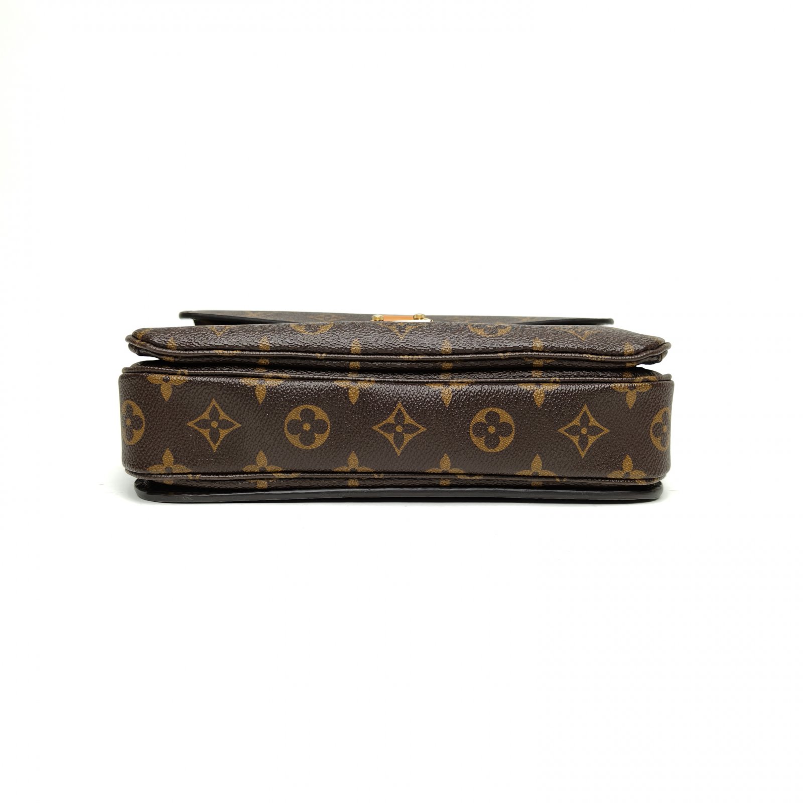 LOUIS VUITTON Pochette Metis