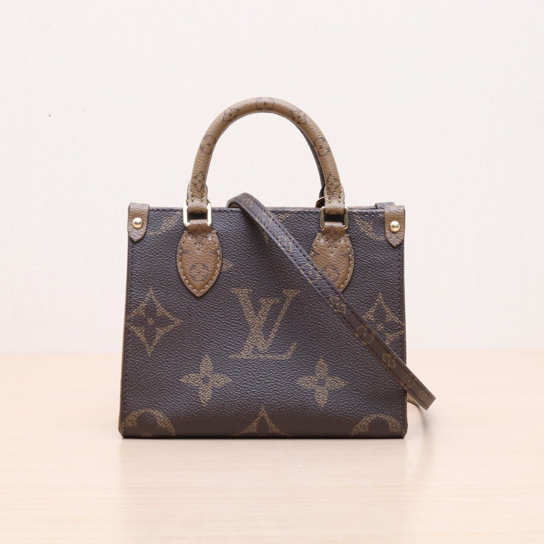 LOUIS VUITTON Onthego BB 18