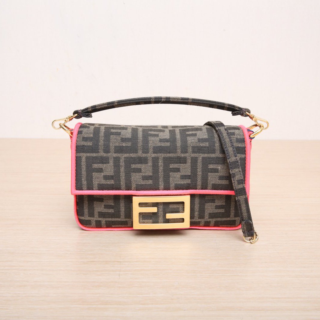 *FENDI Baguette bag Mini-Hana Vintage