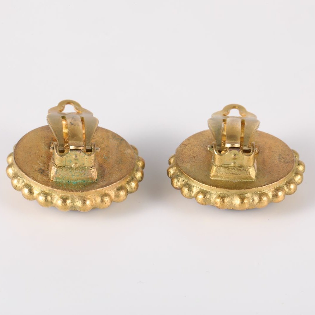 CHANEL 95P Double C LOGO Round Earrings Clip-ons Alloy-Hana Vintage