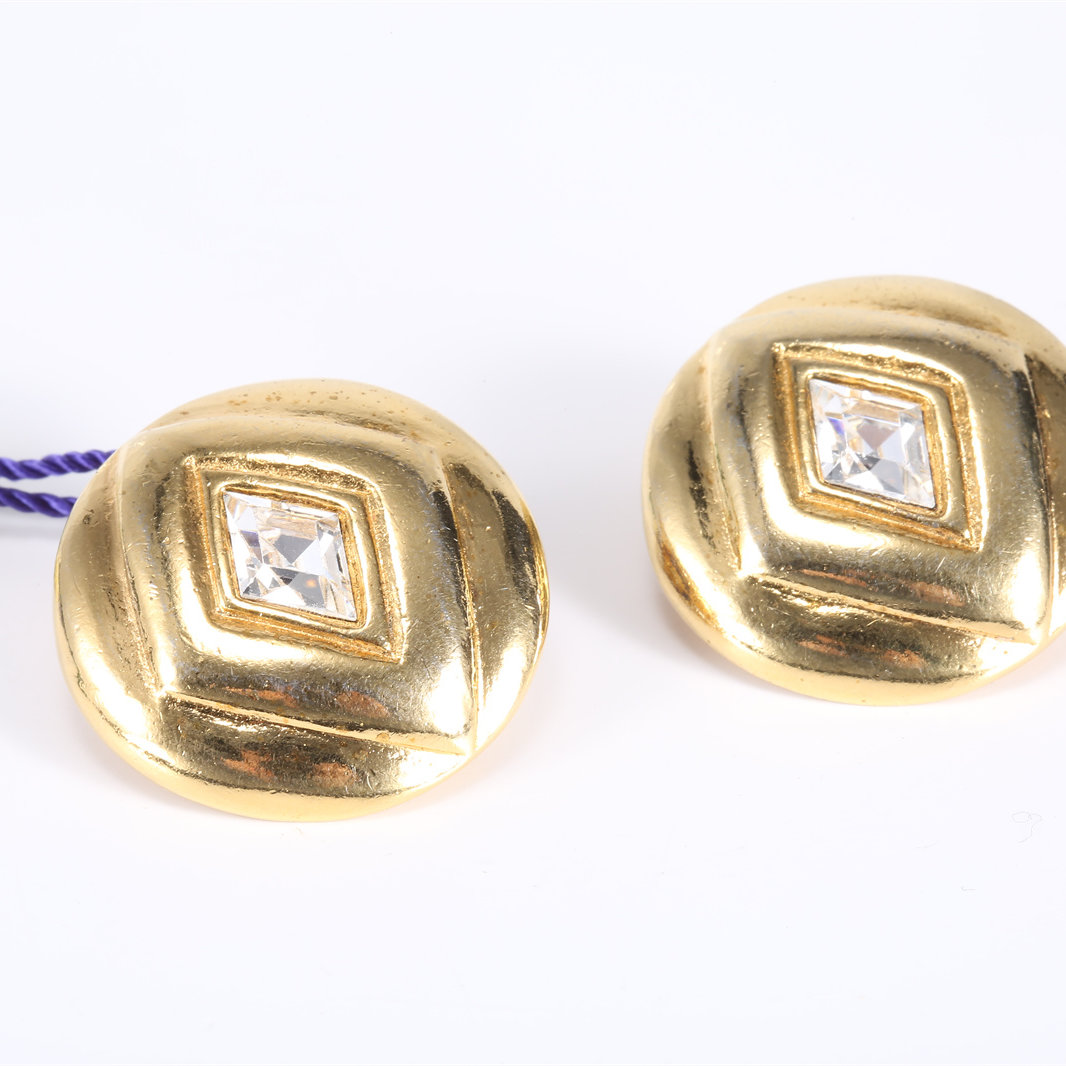 CHANEL Vintage Earring Clip Alloy-Hana Vintage
