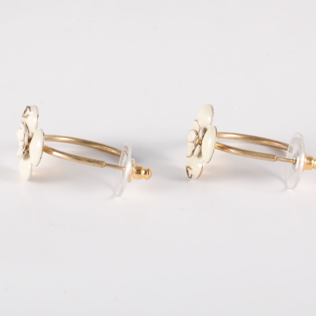 CHANEL 10P White Camellia Enamel Earrings Alloy