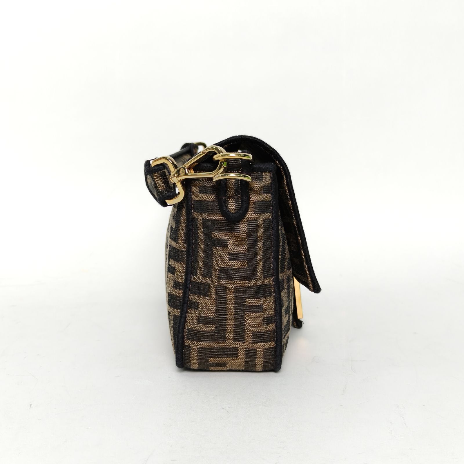 *FENDI Baguette bag Medium Size-Hana Vintage