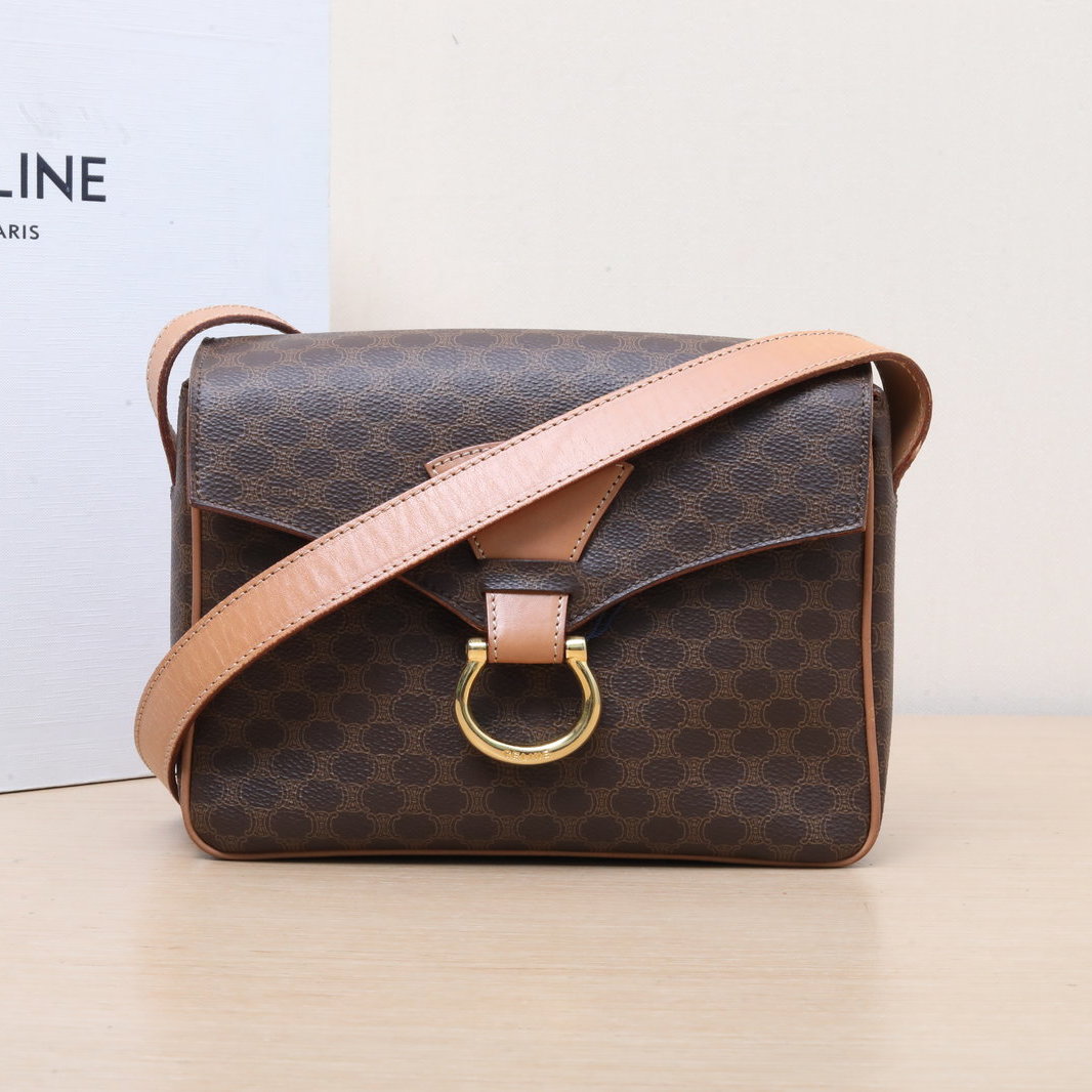 CELINE Vintage Pochette Metis