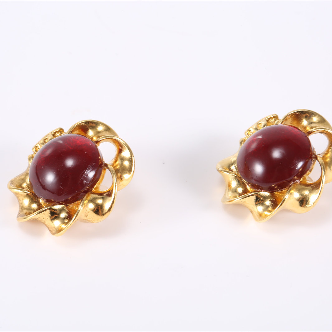 CHANEL Vintage Art Glass flower gold edge clip-on earrings Alloy-Hana Vintage