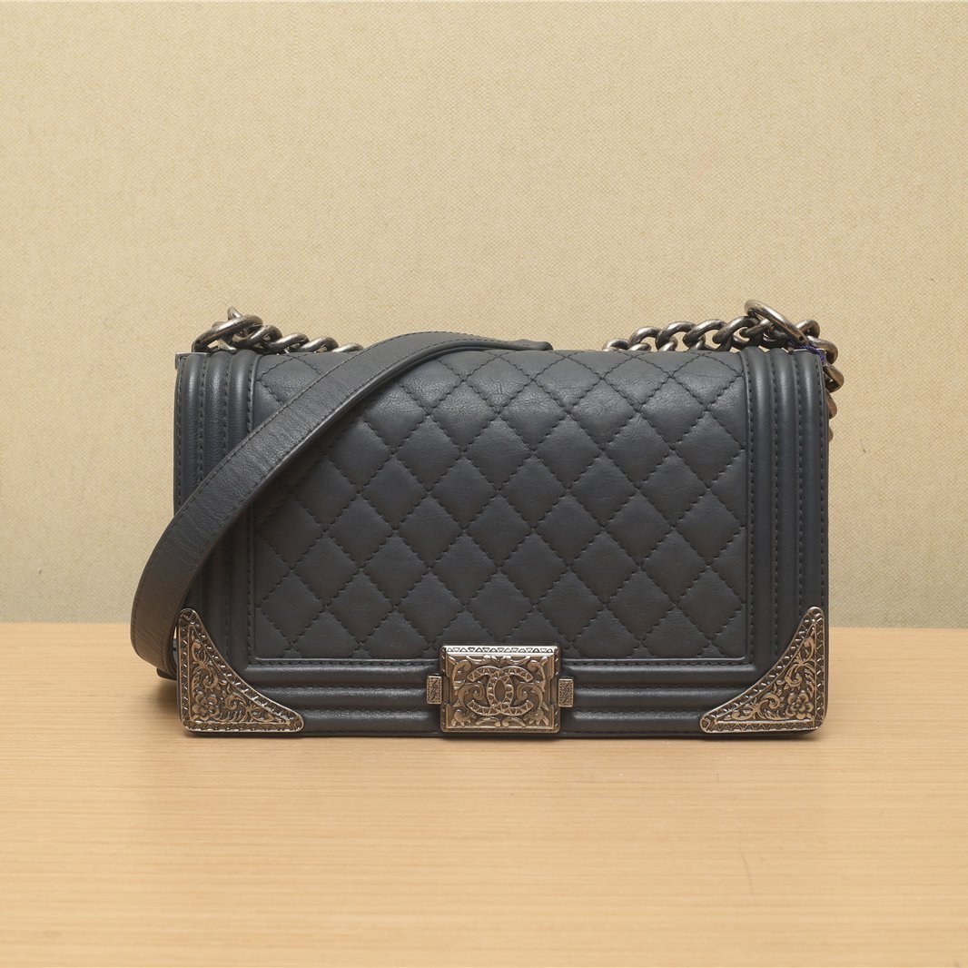*CHANEL LEBOY Medium Quilted Sliver Hardware Royal Edition-Hana Vintage