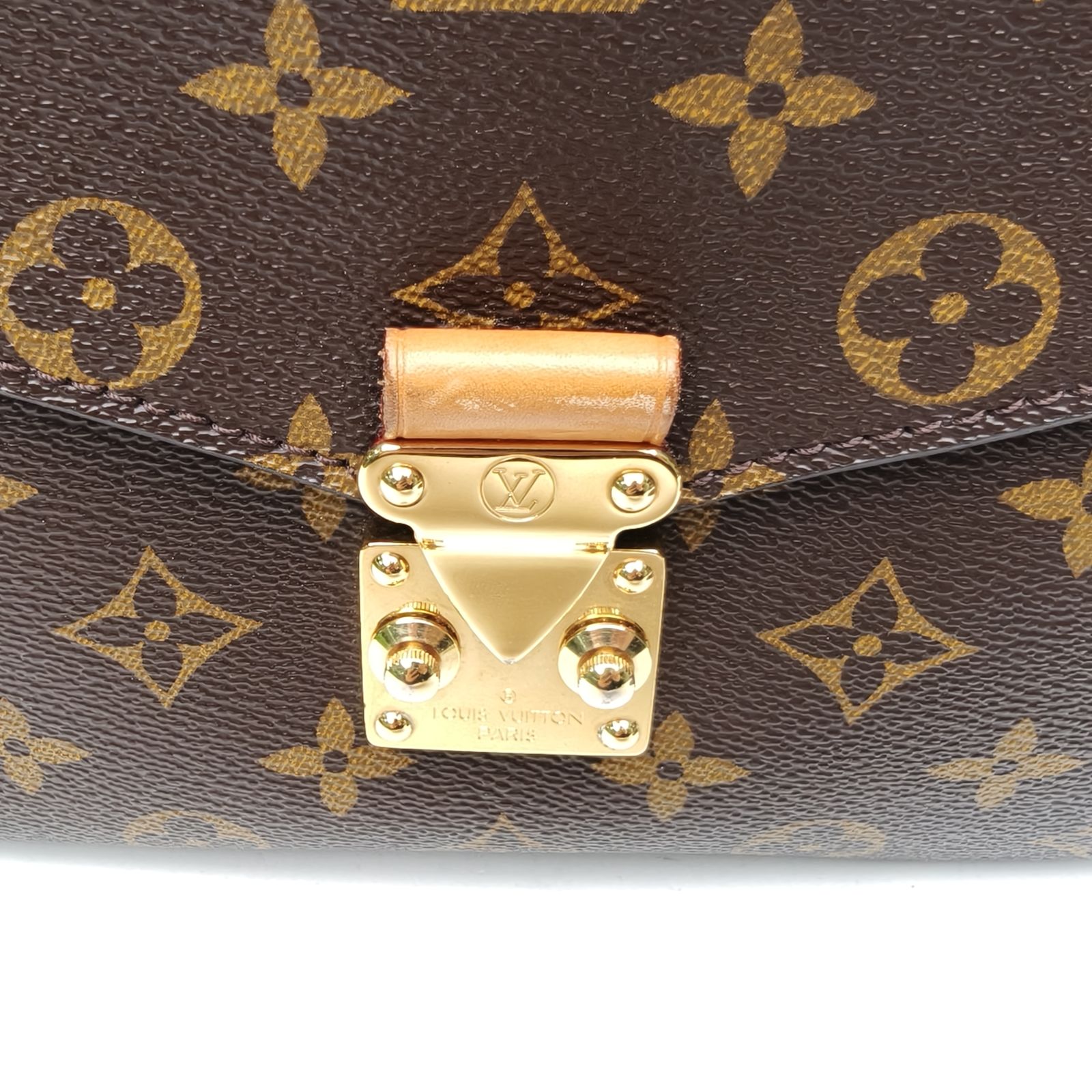 LOUIS VUITTON Pochette Metis