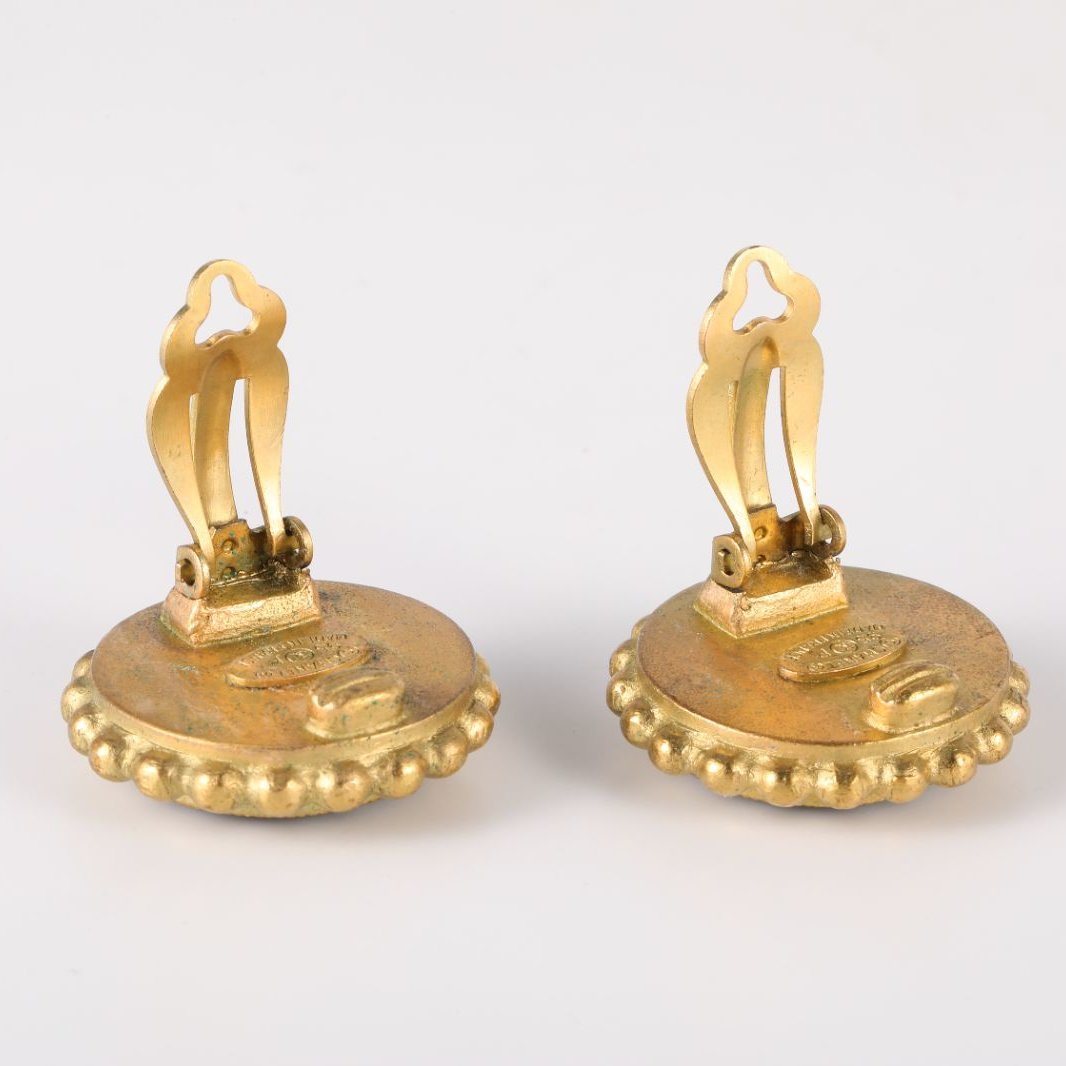 CHANEL 95P Double C LOGO Round Earrings Clip-ons Alloy-Hana Vintage